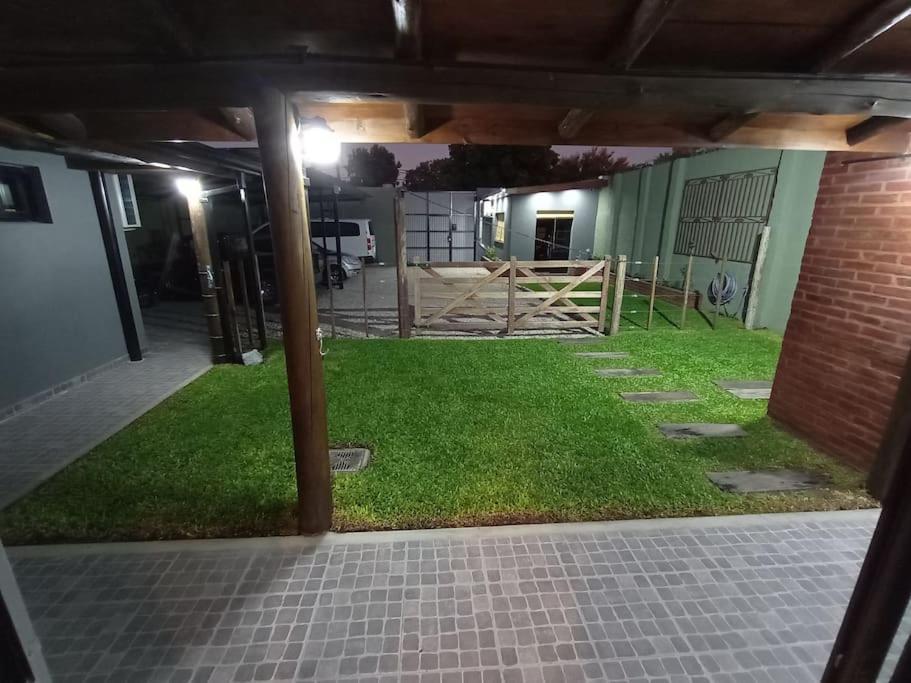 Appartement Escala Ezeiza Loft Con Desayuno à Luis Guillon Extérieur photo